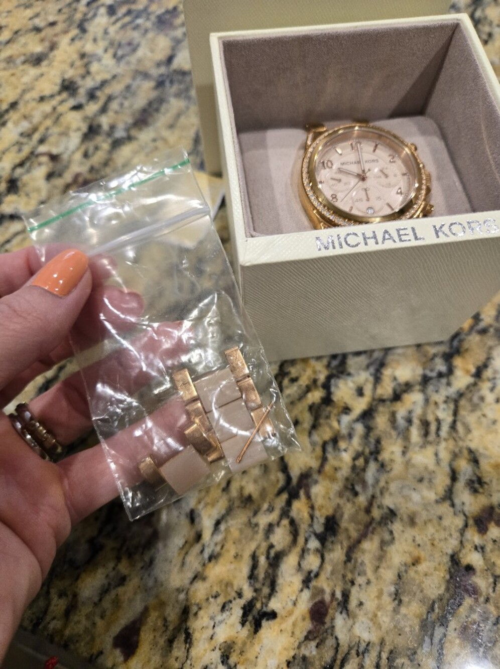 Michael Kors Womens Rose Gold Pink Diamond Watch - Picture 11 of 11